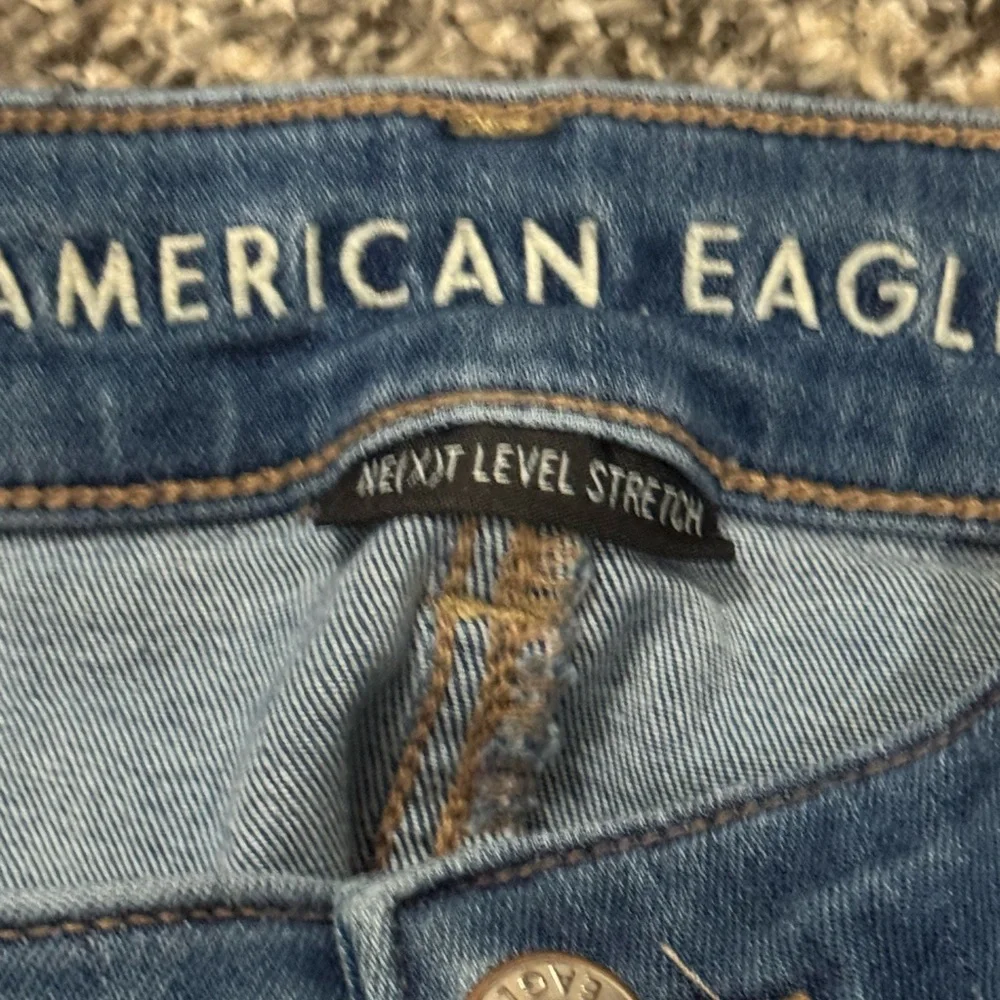 Women's American Eagle Blue Jeans - Picture 4 of 4